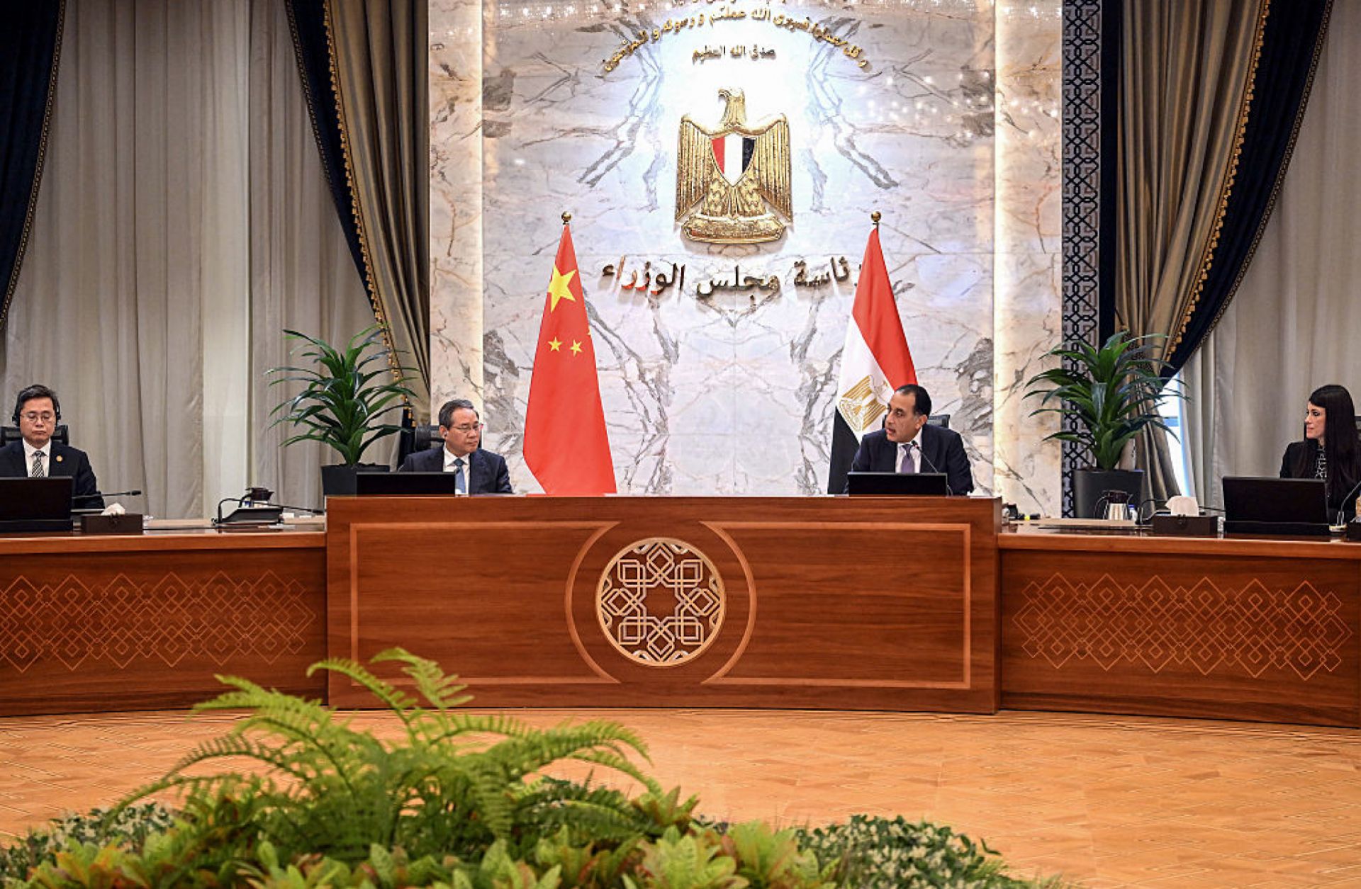 Egyptian Prime Minister Mostafa Madbouly (center right) meets with Chinese Premier Li Qiang (center left) in Cairo on July 10, 2025.