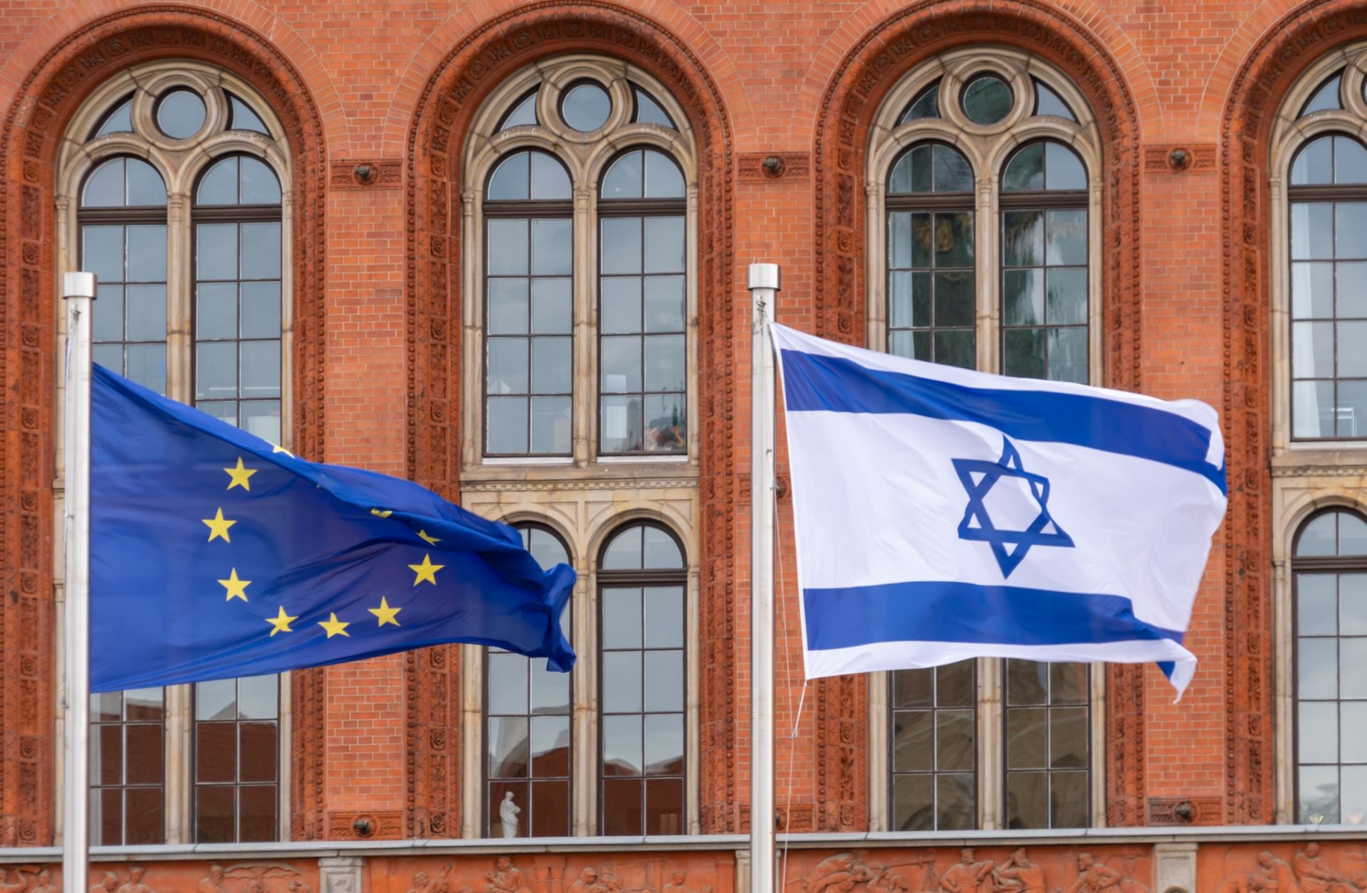 The EU and Israeli flags in March 2024 in central Berlin's Rotes Rathaus.