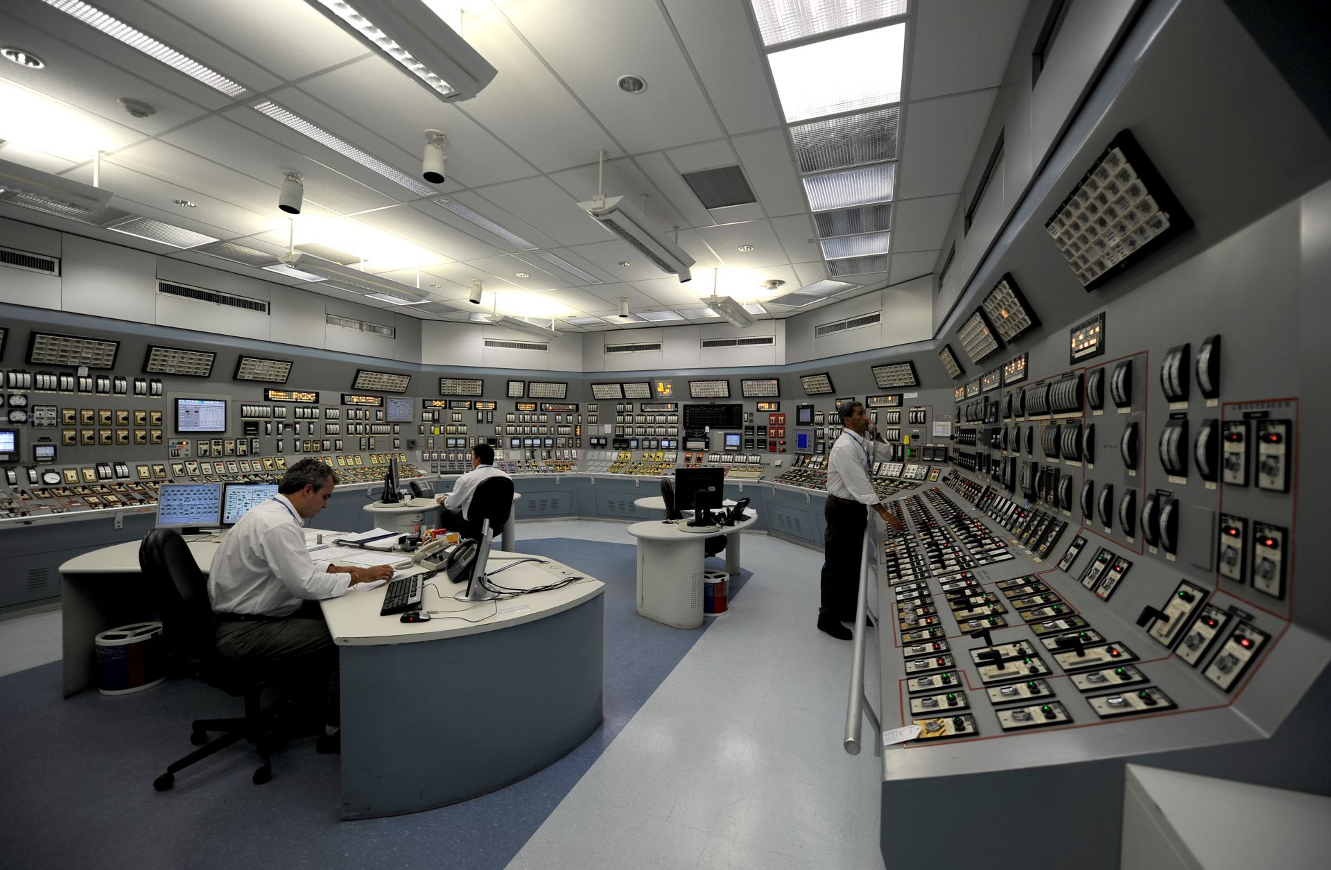 Specialists monitor dials in the control room of the Angra 1 nuclear plant in Angra dos Reis in Brazil's Rio de Janeiro state on April 12, 2011. Specialists monitor dials in the control room of the Angra 1 nuclear plant in Angra dos Reis in Brazil's Rio de Janeiro state on April 12, 2011.