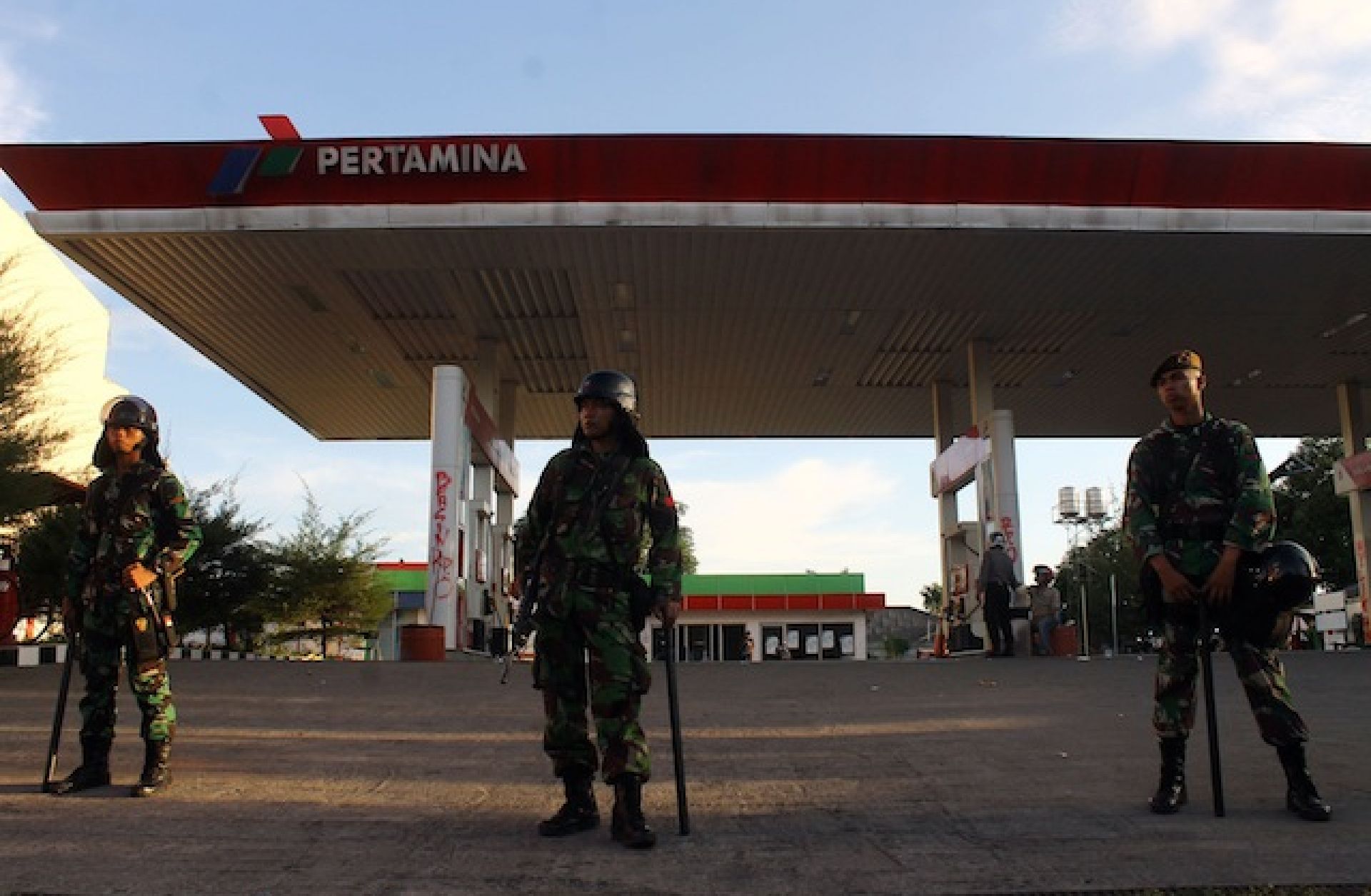 Indonesia Enacts a Controversial Fuel Subsidy Cut