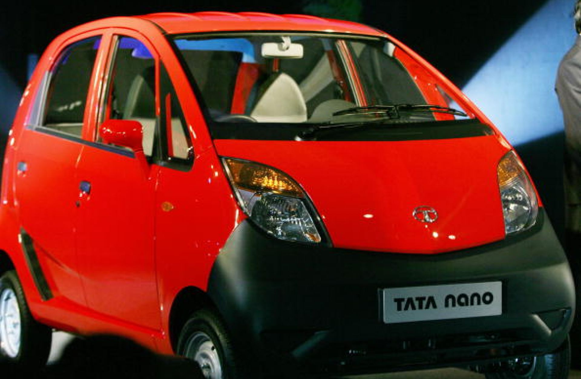 Самый дешевый автомобиль Tata Nano