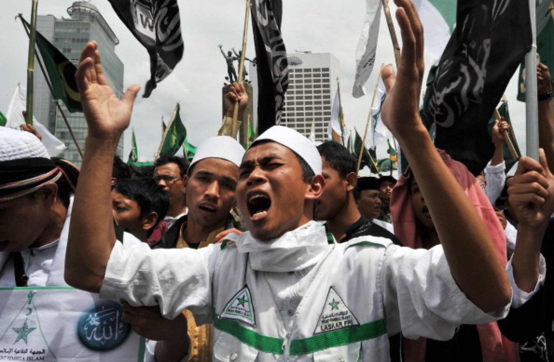 Радикальный исламизм это. Индонезийские исламисты. Индонезия мусульмане. Исламский радикализм.