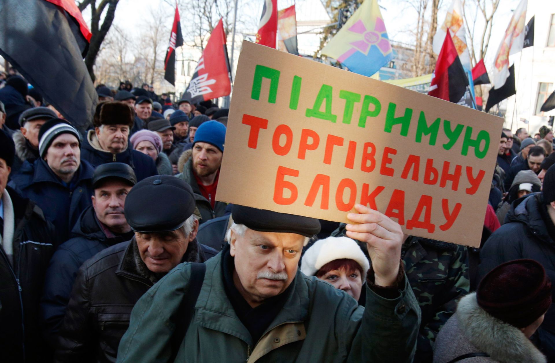 A Blockade Brings Eastern Ukraine to Slow Boil
