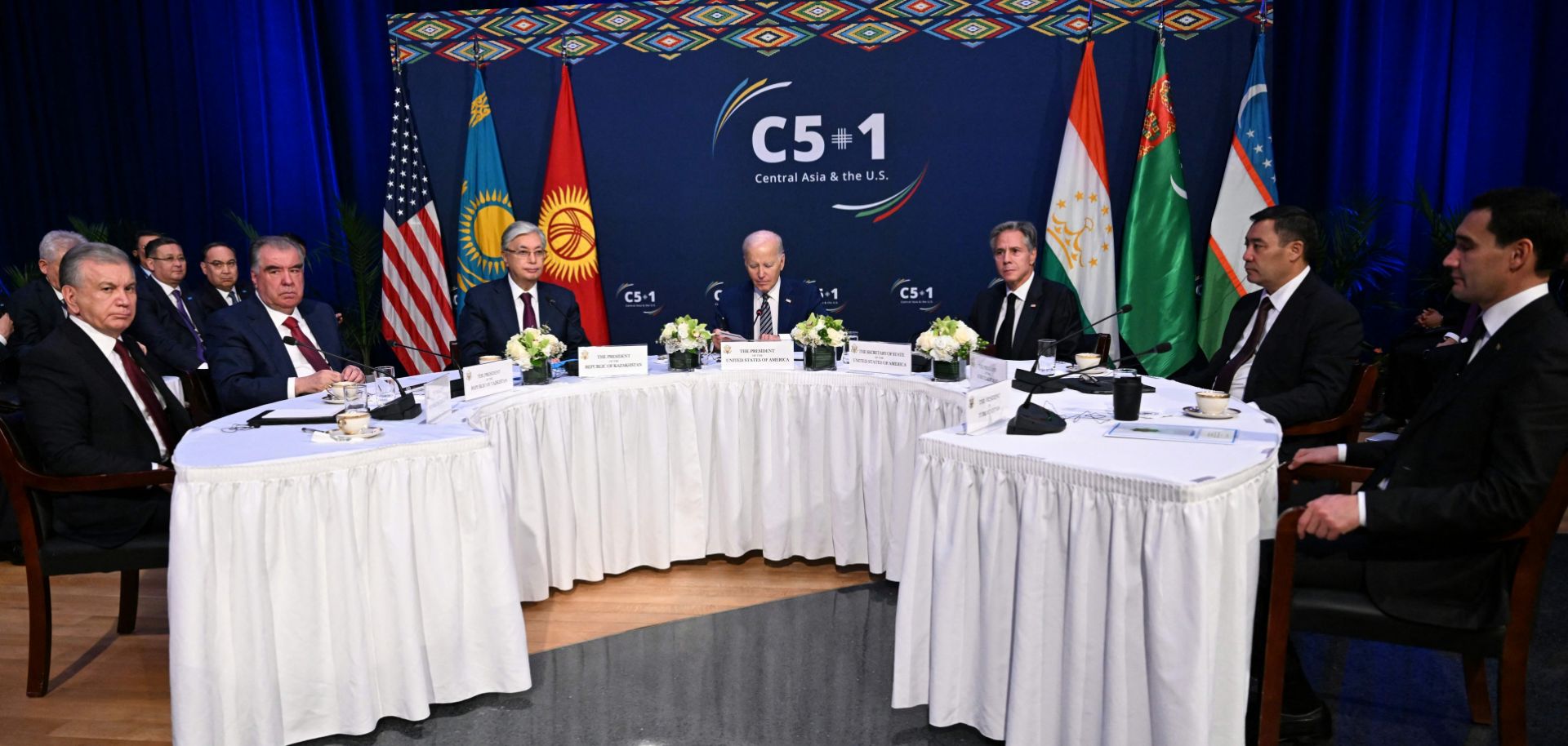 U.S. President Joe Biden (C) and U.S. Secretary of State Antony Blinken (3R) participate in a meeting of the C5+1 with Kazakh President Kassym-Jomart Tokayev, Kyrgyz President Sadyr Zhaparov, Tajik President Emomali Rahmon, Turkmen President Serdar Berdymukhamedov and Uzbek President Shavkat Mirziyoyev in New York City on Sept. 19, 2023. 