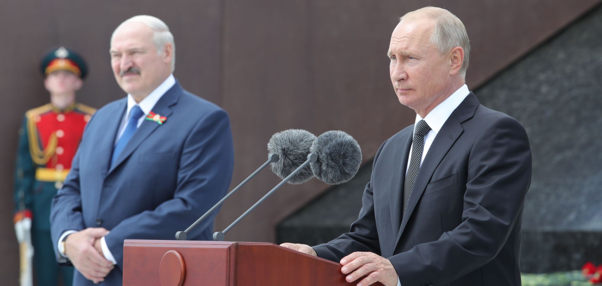 Russian President Vladimir Putin (right) and Belarusian President Alexander Lukashenko (left) take part in a ceremony in Rzhev, Russia, on June 30, 2020. 