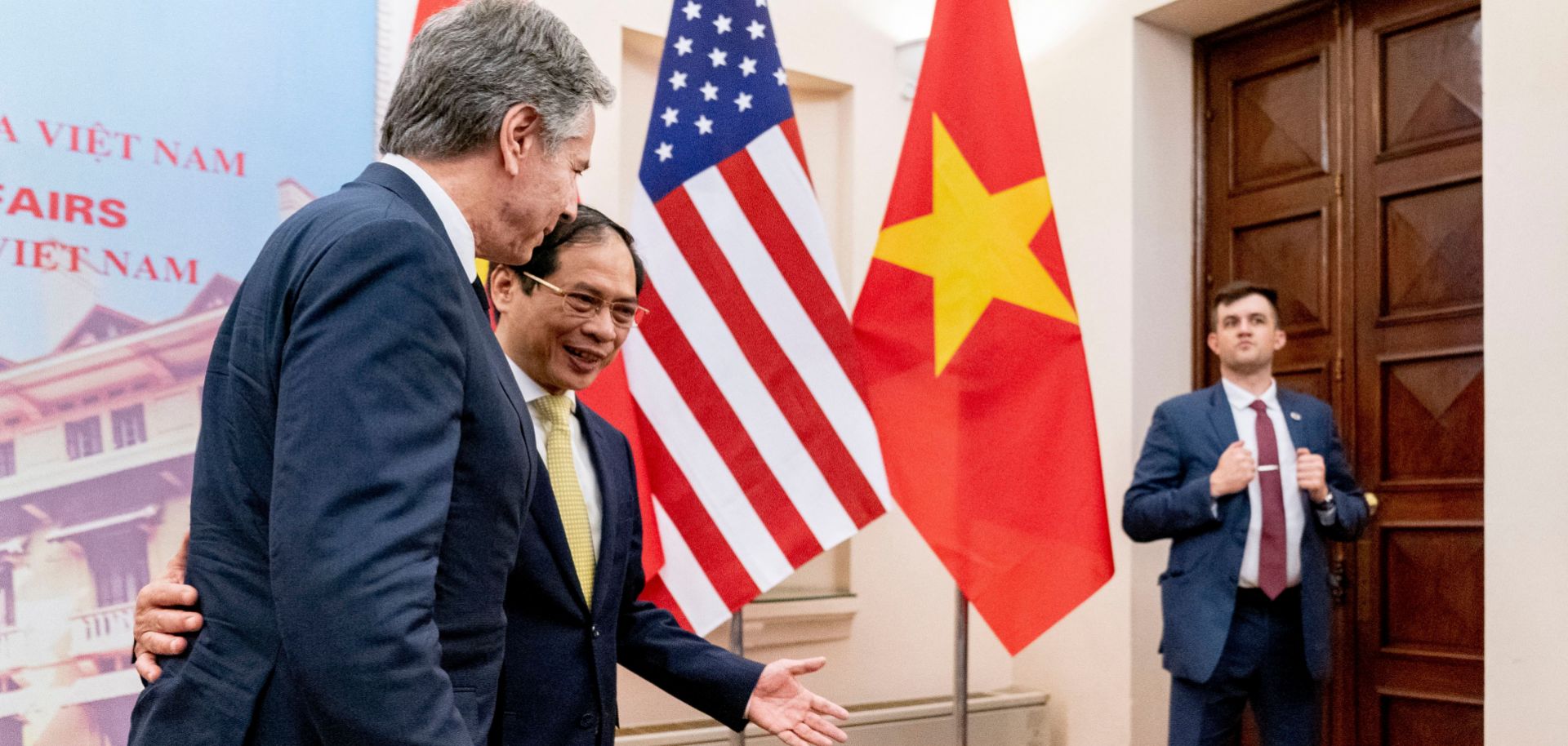 U.S. Secretary of State Antony Blinken (left) shakes hands with Vietnamese Foreign Minister Bui Thanh Son before their meeting at the Government Guest House in Hanoi on April 15, 2023. 