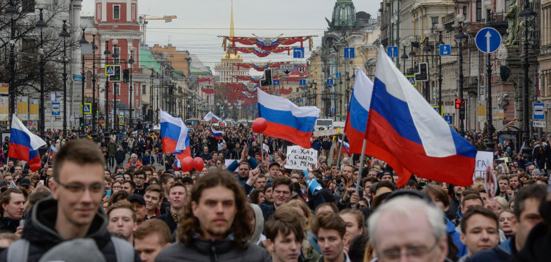 Opposition supporters attend an anti-Putin rally called by opposition leader Alexei Navalny on May 5, 2018, in Saint Petersburg, two days before Vladimir Putin's inauguration for a fourth term as president. This week, Navalny again is calling for protests, this time over a planned increase in the Russian retirement age.