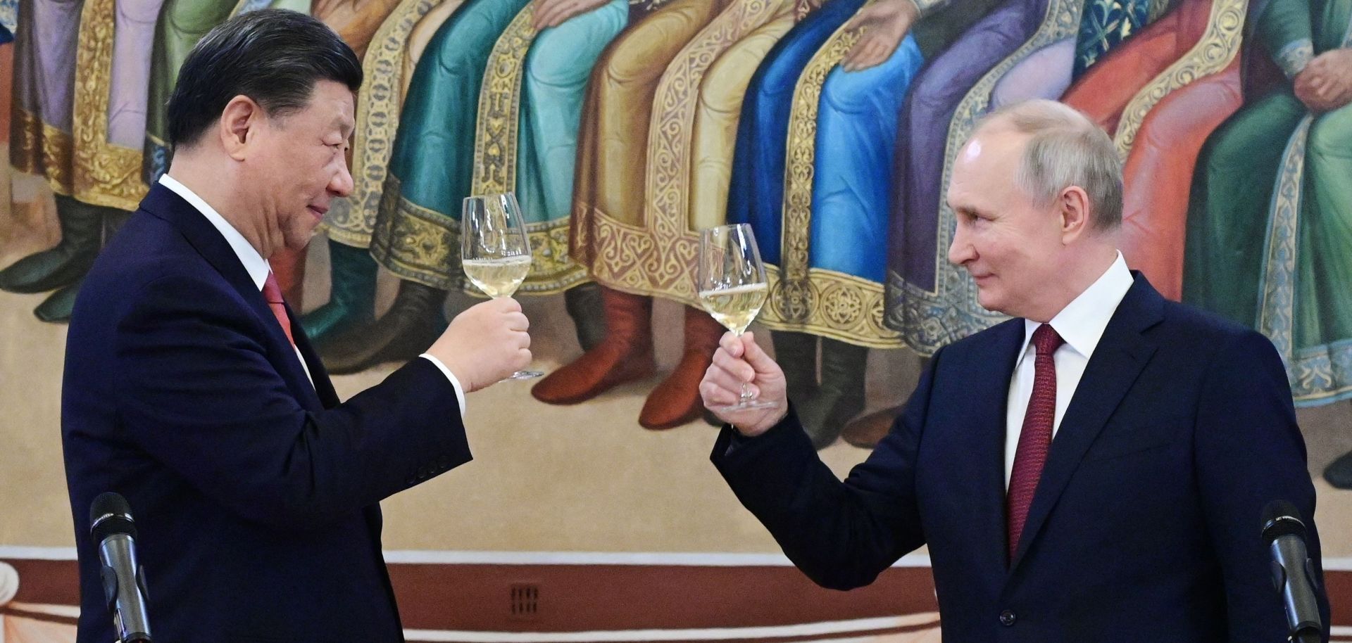 Russian President Vladimir Putin and Chinese President Xi Jinping make a toast during a reception following their talks at the Kremlin in Moscow, Russia, on March 21, 2023.