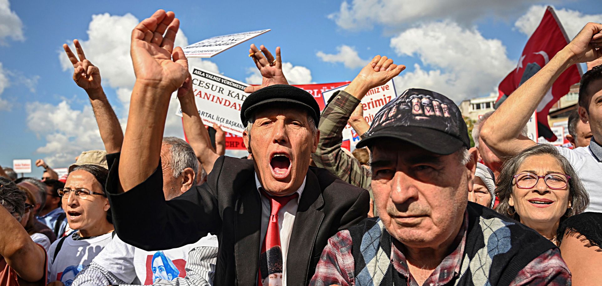 Protesters rally in front of Caglayan courthouse in Istanbul on July 18, 2019, in support of Canan Kaftancioglu, a local opposition party leader who faces up to 17 years in prison for allegedly insulting Turkish President Recep Tayyip Erdogan.