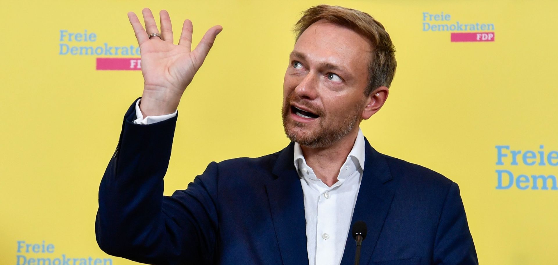 Free Democratic Party leader Christian Lindner backs a free-market economy in which the federal government doesn't get too involved.