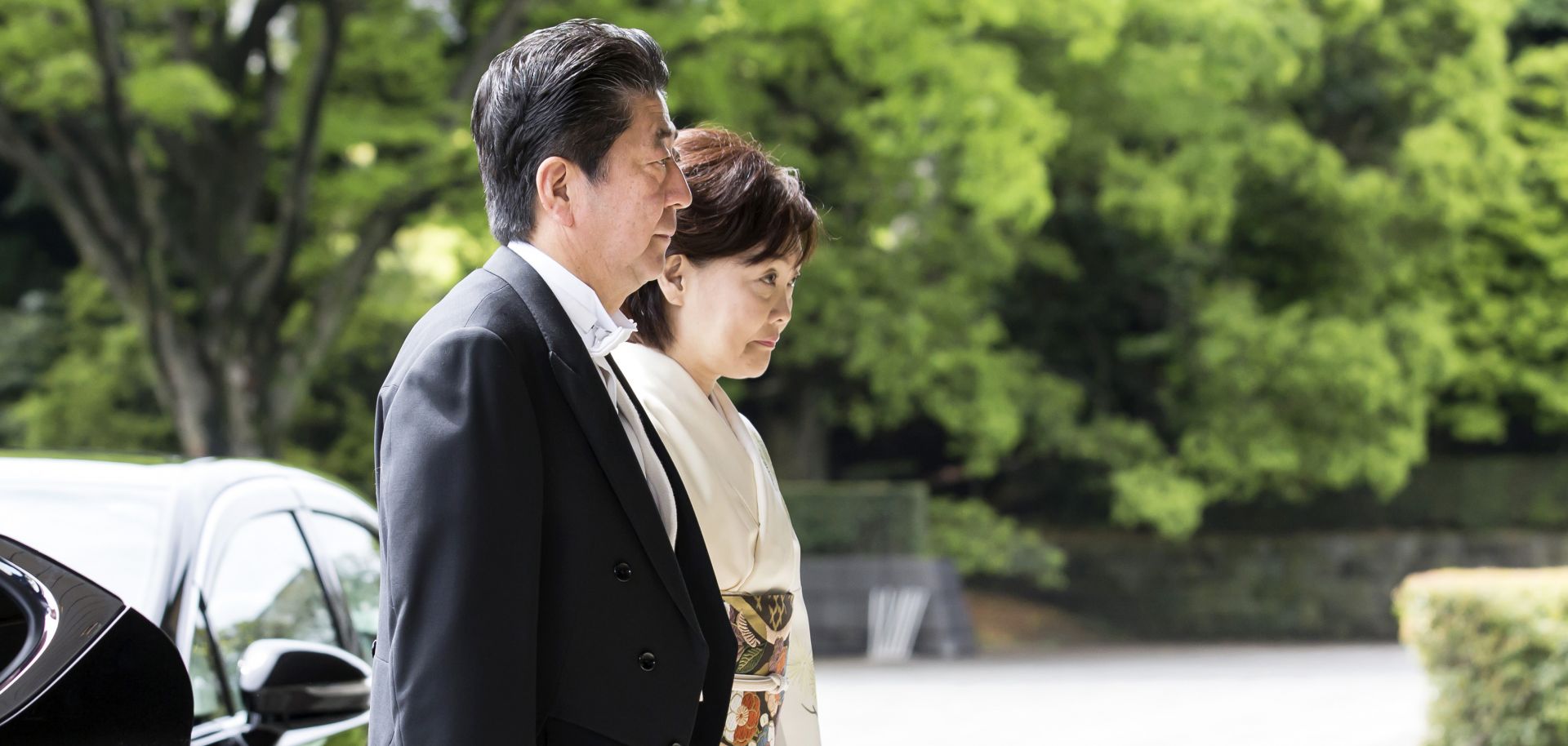 This photo shows Japanese prime minister Shinzo Abe and his wife, Akie