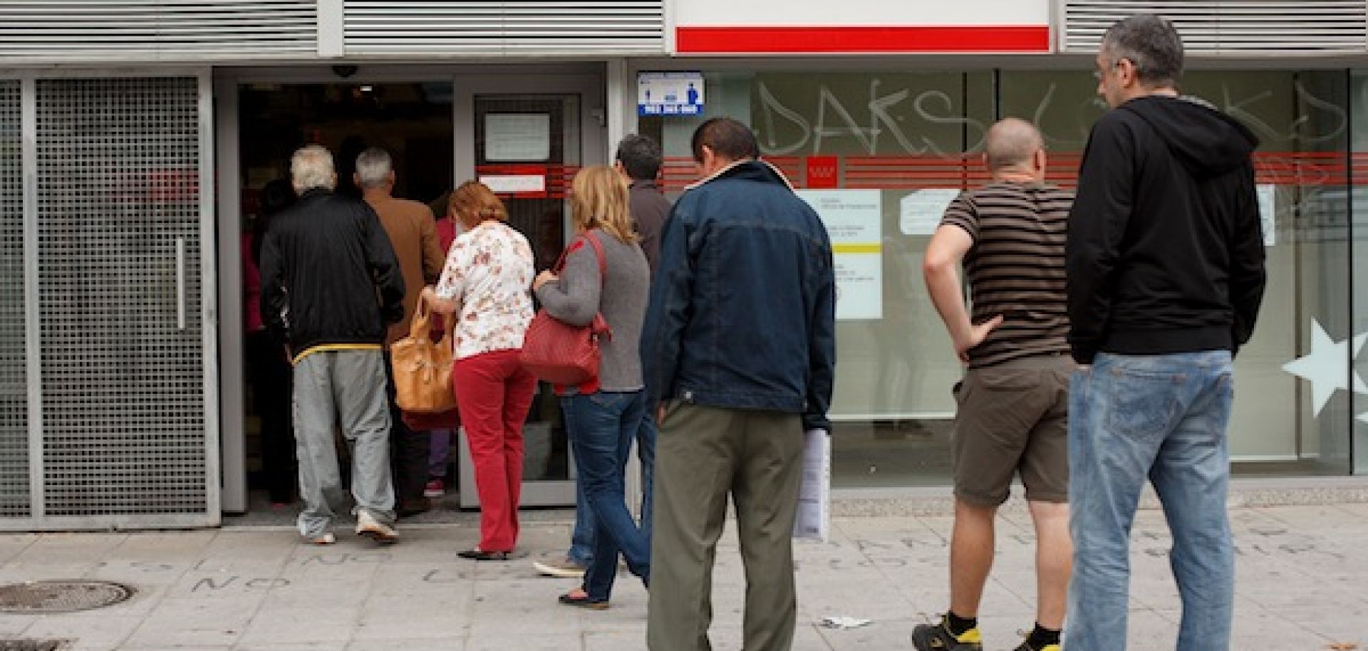 Unemployment in Spain Persists Despite Positive Indicators