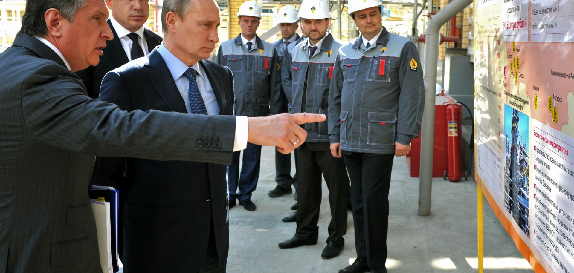 Russian President Vladimir Putin with Rosneft CEO Igor Sechin