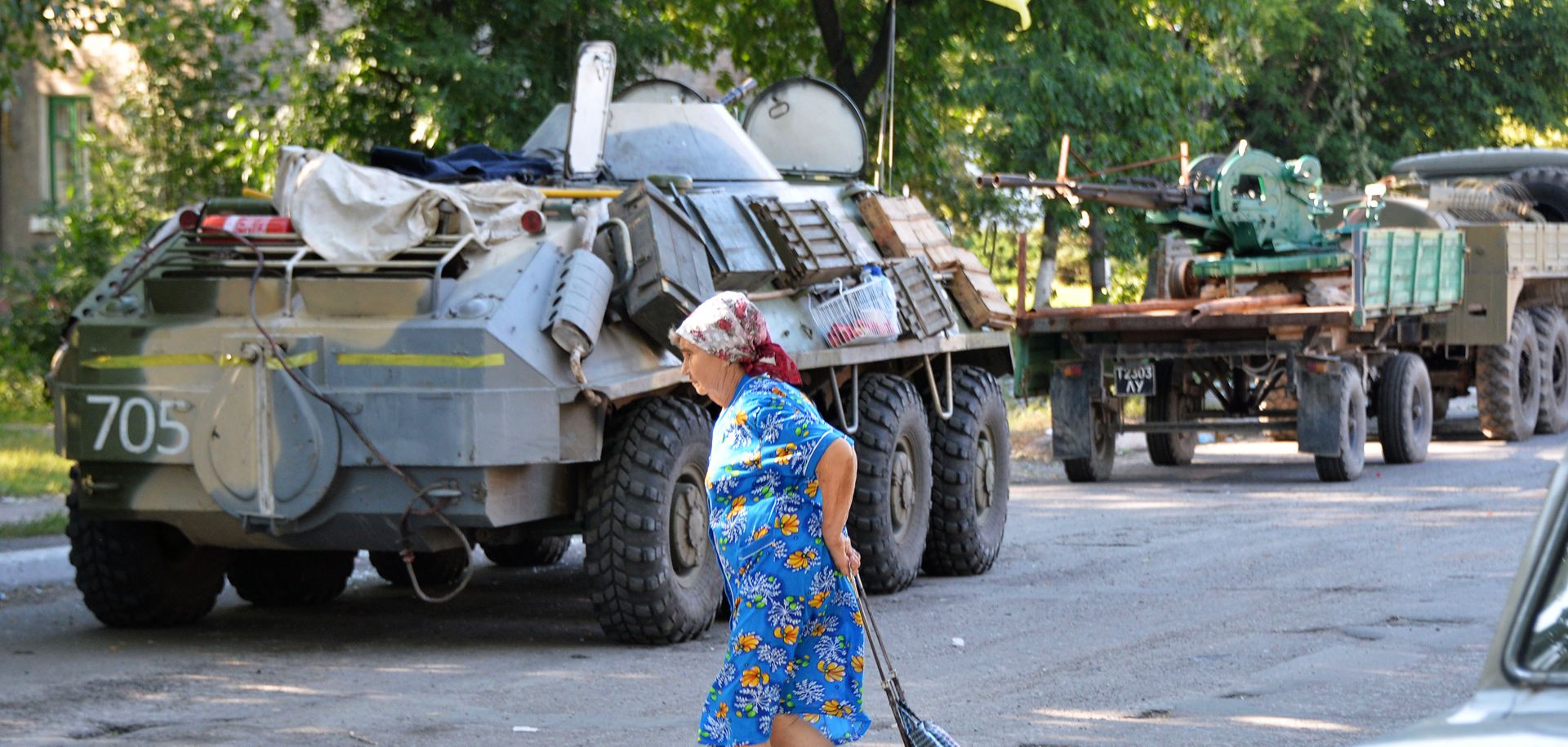 Ukraine: Military Advances to Divide Rebel Strongholds