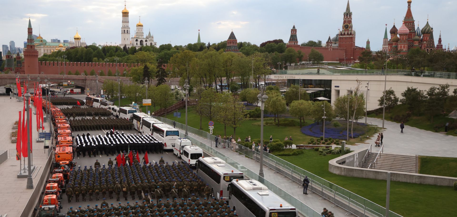 Russian soldiers march in Moscow on May 4, 2023, during a rehearsal for the Victory Day military parade on May 9.