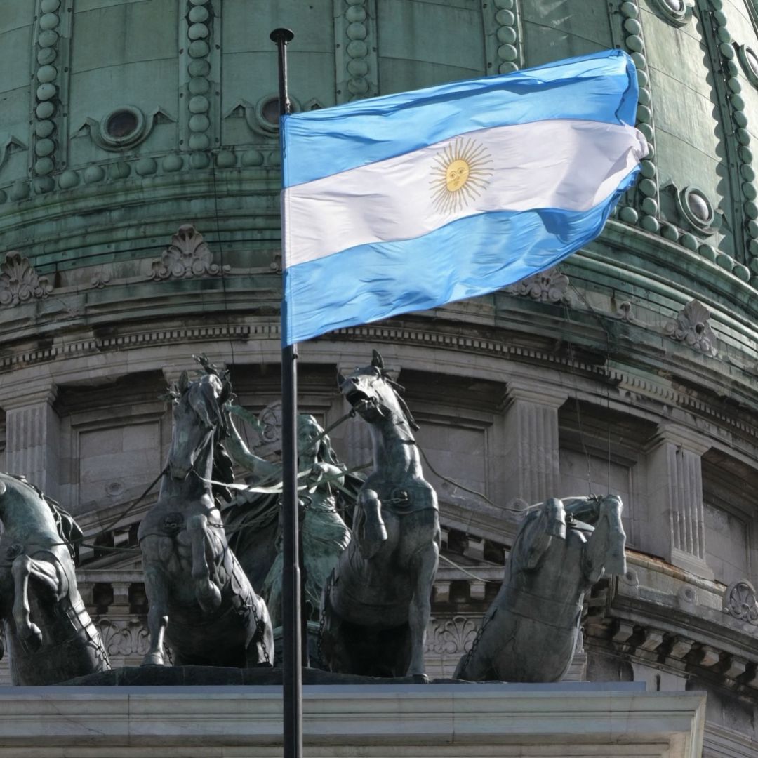 Argentina's flag flutters at the Congress.