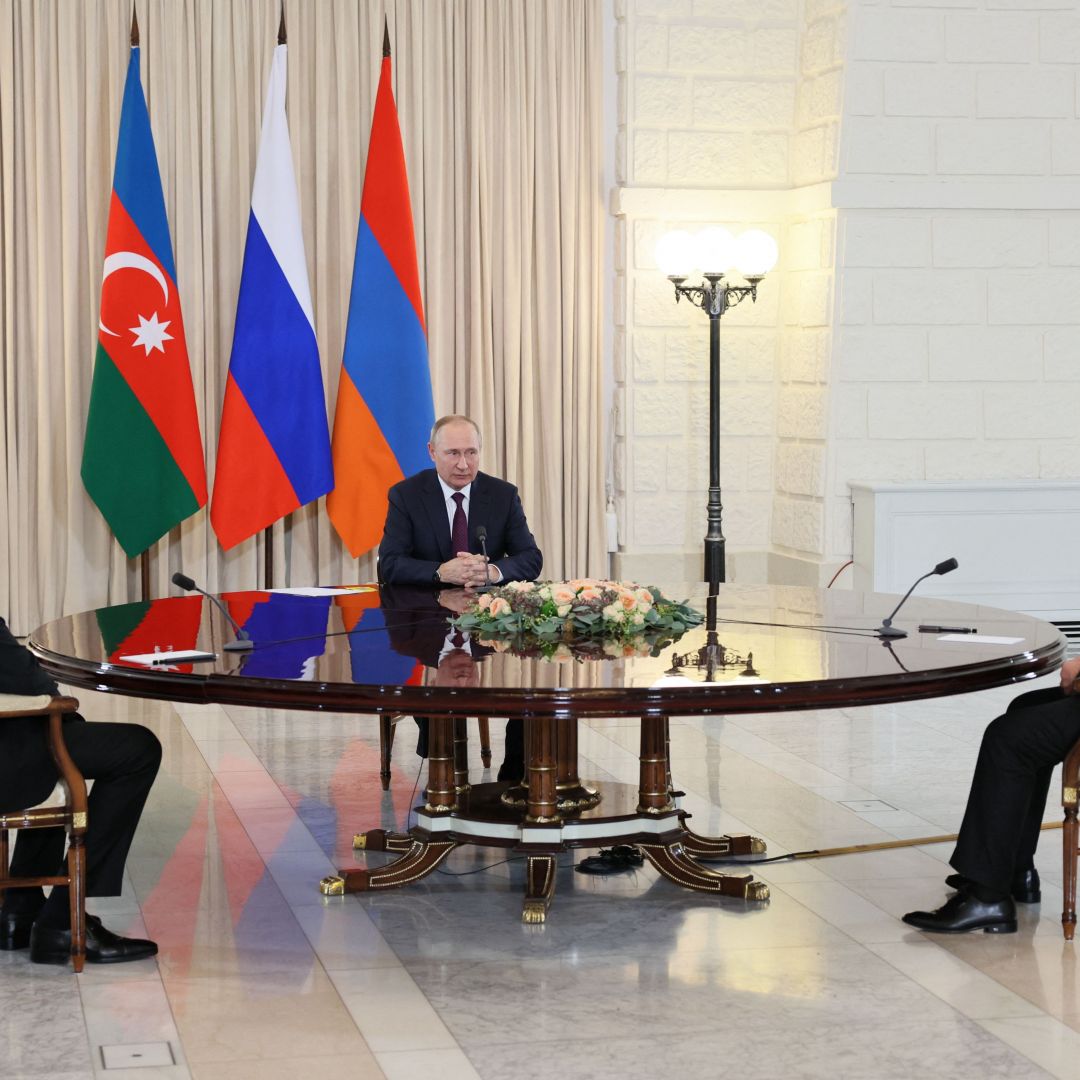 Russian President Vladimir Putin (C), Armenian Prime Minister Nikol Pashinyan (R) and Azerbaijani President Ilham Aliyev hold talks Oct. 31, 2022, in Sochi, Russia.