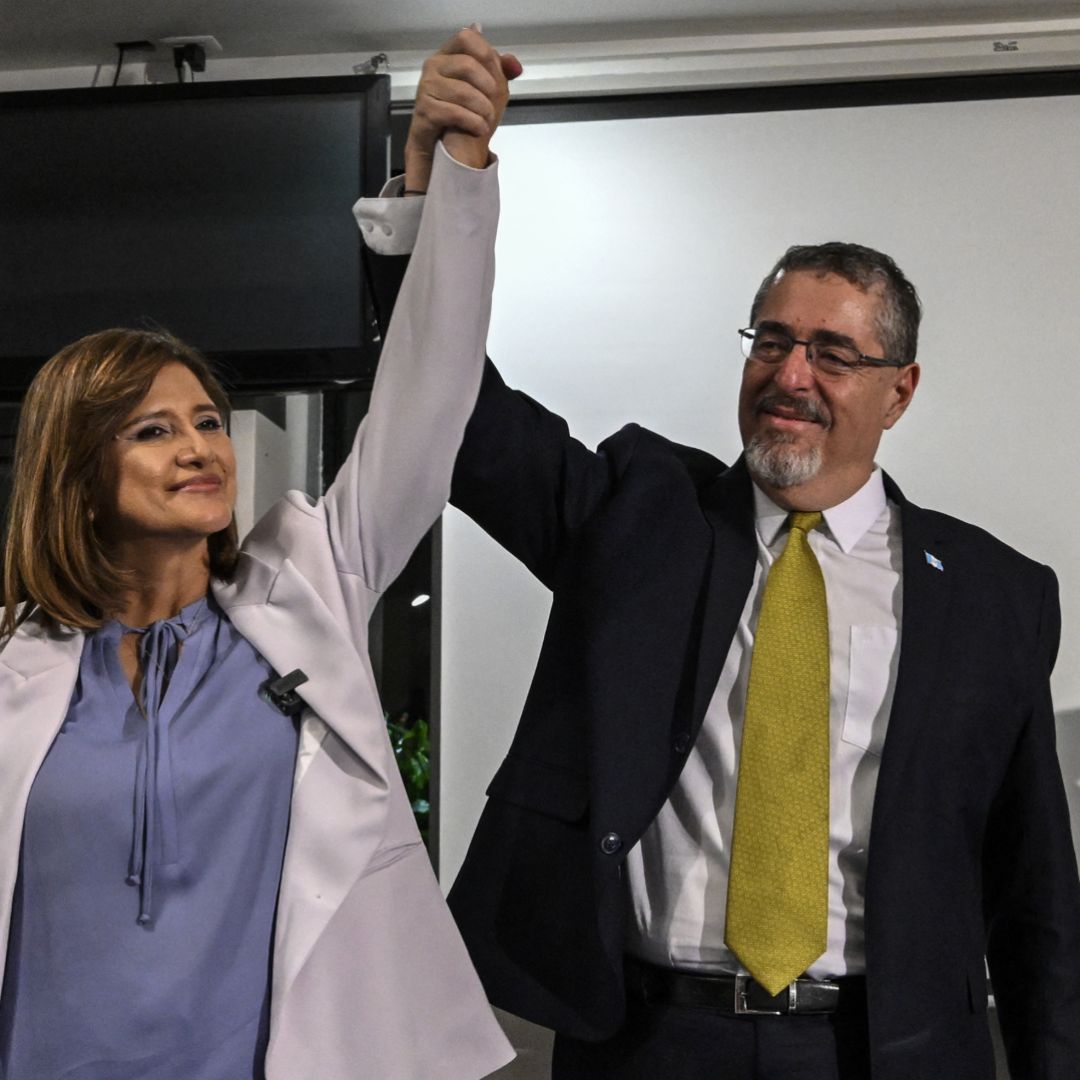 New Guatemalan President Bernardo Arevalo (R) and his vice president, Karin Herrera, on Aug. 20 in Guatemala City.