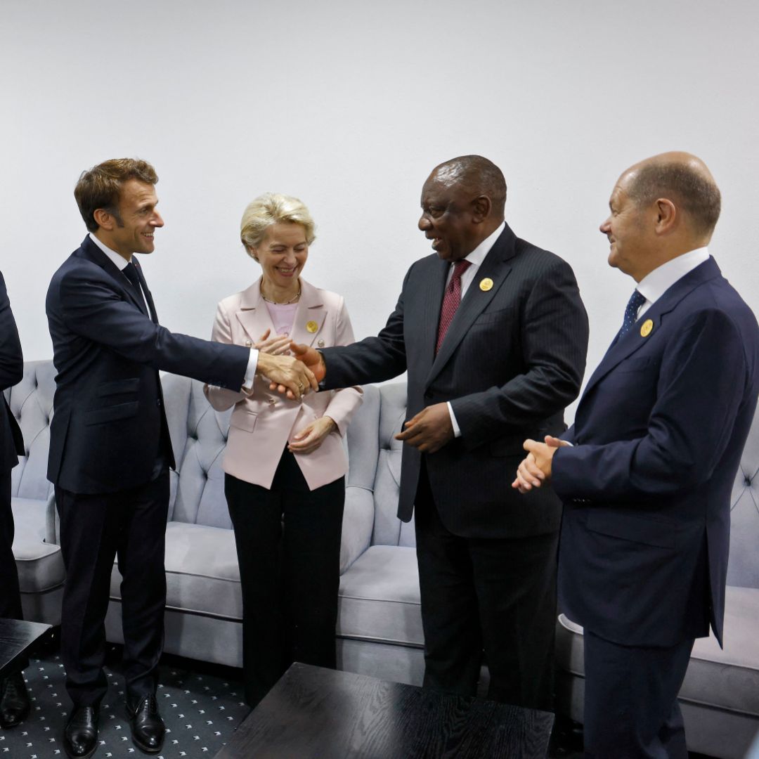 (From left to right) U.S. Special Presidential Envoy for Climate John Kerry, U.K. Prime Minister Rishi Sunak, French President Emmanuel Macron, European Commission President Ursula von der Leyen, South African President Cyril Ramaphosa and German Chancellor Olaf Scholz meet on the sidelines of the COP27 climate summit in Egypt on Nov. 7, 2022. (From left to right) U.S. Special Presidential Envoy for Climate John Kerry, U.K. Prime Minister Rishi Sunak, French President Emmanuel Macron, European Commission President Ursula von der Leyen, South African President Cyril Ramaphosa and German Chancellor Olaf Scholz meet on the sidelines of the COP27 climate summit in Egypt on Nov. 7, 2022.