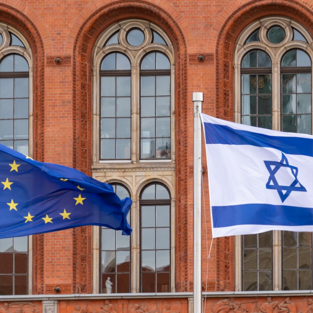 The EU and Israeli flags in March 2024 in central Berlin's Rotes Rathaus.