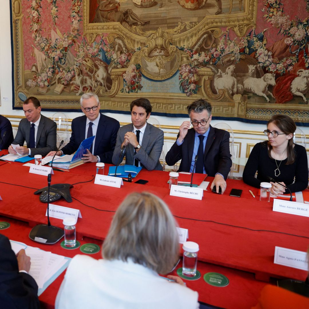 French Prime Minister Elisabeth Borne (front, left) meets with members of the government's newly reshuffled cabinet at a hotel in Paris, France, on July 24, 2023. French Prime Minister Elisabeth Borne (front, left) meets with members of the government's newly reshuffled cabinet at a hotel in Paris, France, on July 24, 2023.