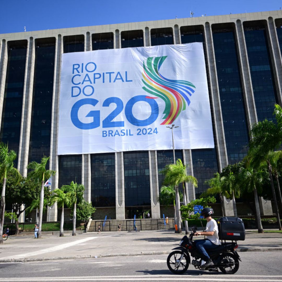 A G-20 summit banner on Nov. 12 at City Hall in Rio de Janeiro, Brazil.