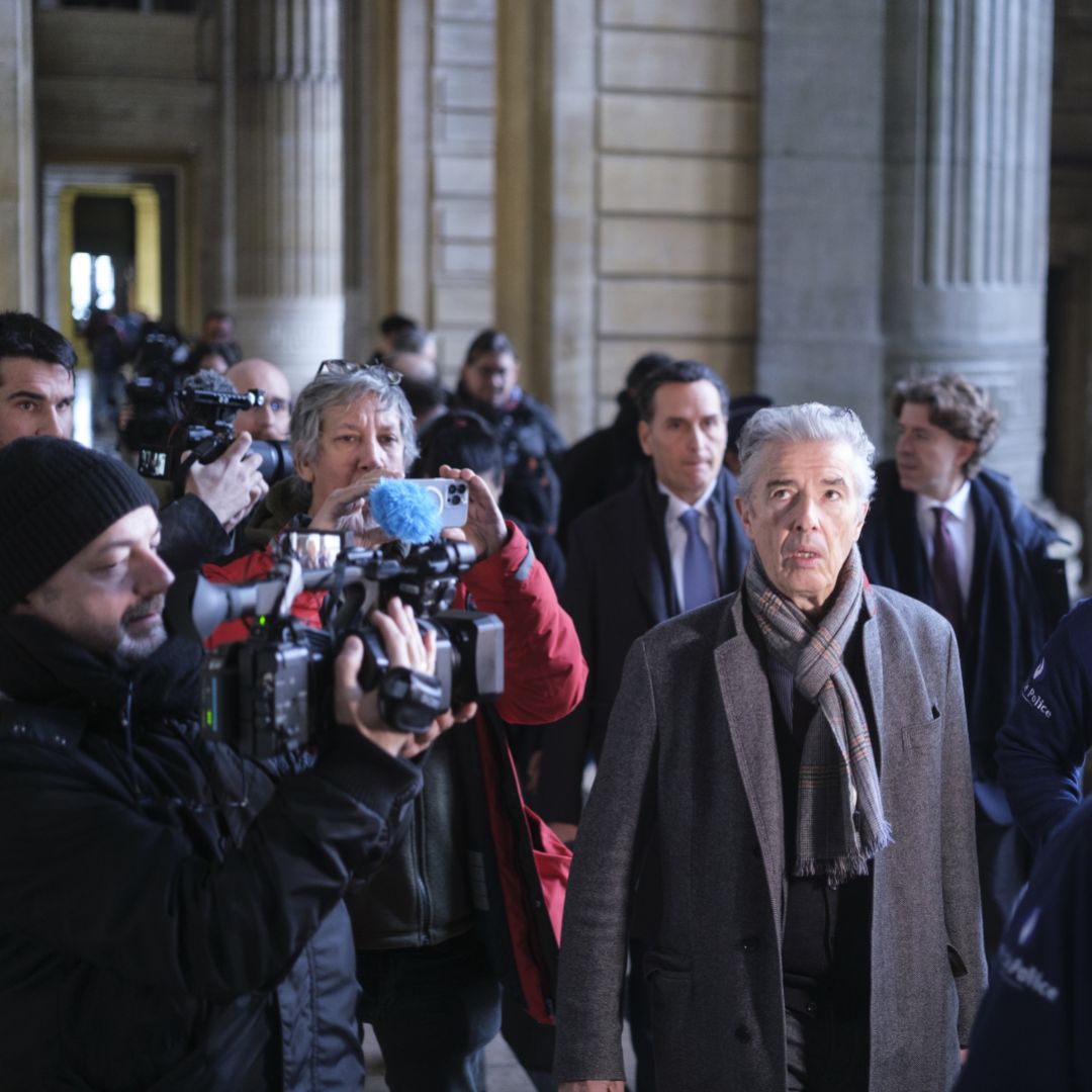 Journalists surround one of the lawyers (front) representing former European Parliament Vice-President Eva Kaili, who has been charged in a corruption investigation involving Qatar, at a courthouse in Brussels, Belgium on Dec. 22, 2022. Journalists surround one of the lawyers (front) representing former European Parliament Vice-President Eva Kaili, who has been charged in a corruption investigation involving Qatar, at a courthouse in Brussels, Belgium on Dec. 22, 2022.