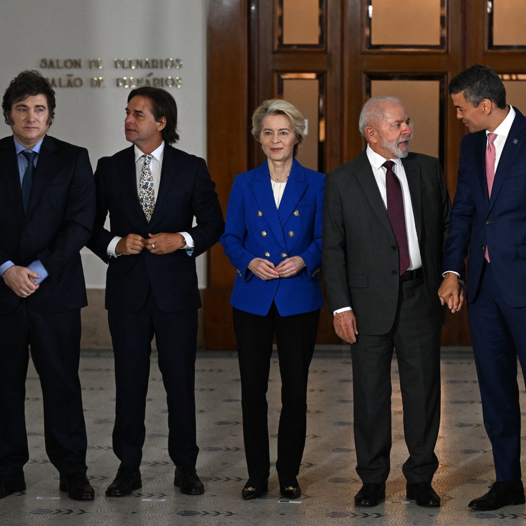 (From left to right) Argentine President Javier Milei, Uruguayan President Luis Lacalle Pou, European Commission President Ursula von der Leyen, Brazilian President Luiz Inacio Lula da Silva and Paraguayan President Santiago Pena pose for a photo during the Mercosur summit in Montevideo on Dec. 6, 2024. 