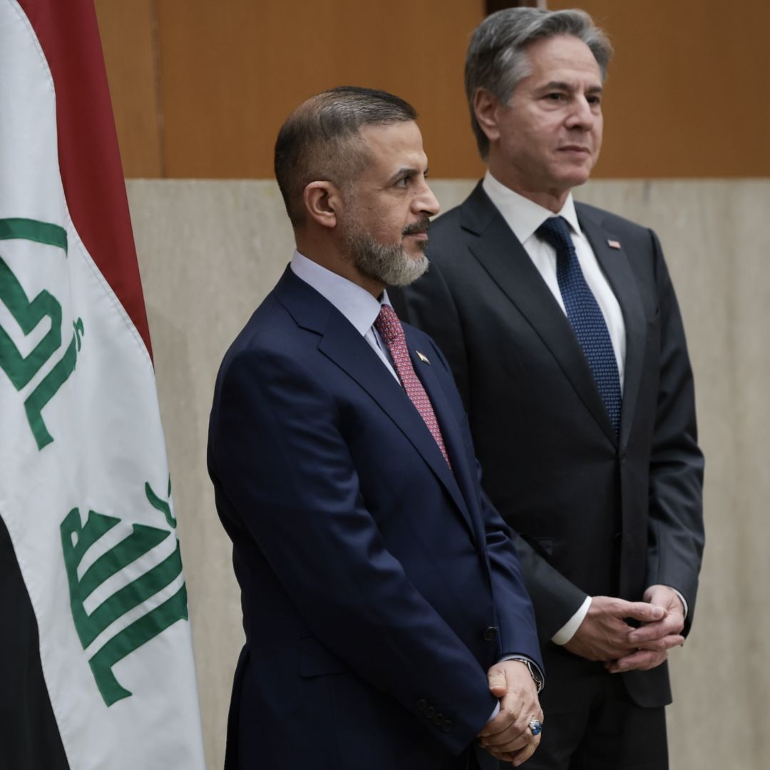 U.S. Secretary of State Antony Blinken (R) and Iraqi Deputy Prime Minister Muhammad Ali Tamim on April 15 in Washington.