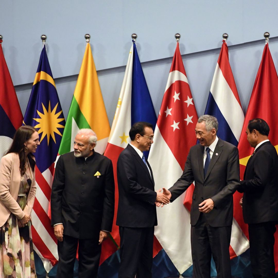Leaders of the 16 countries negotiating the Regional Comprehensive Economic Partnership assemble for a group photo on Nov. 14, 2018, in Singapore.