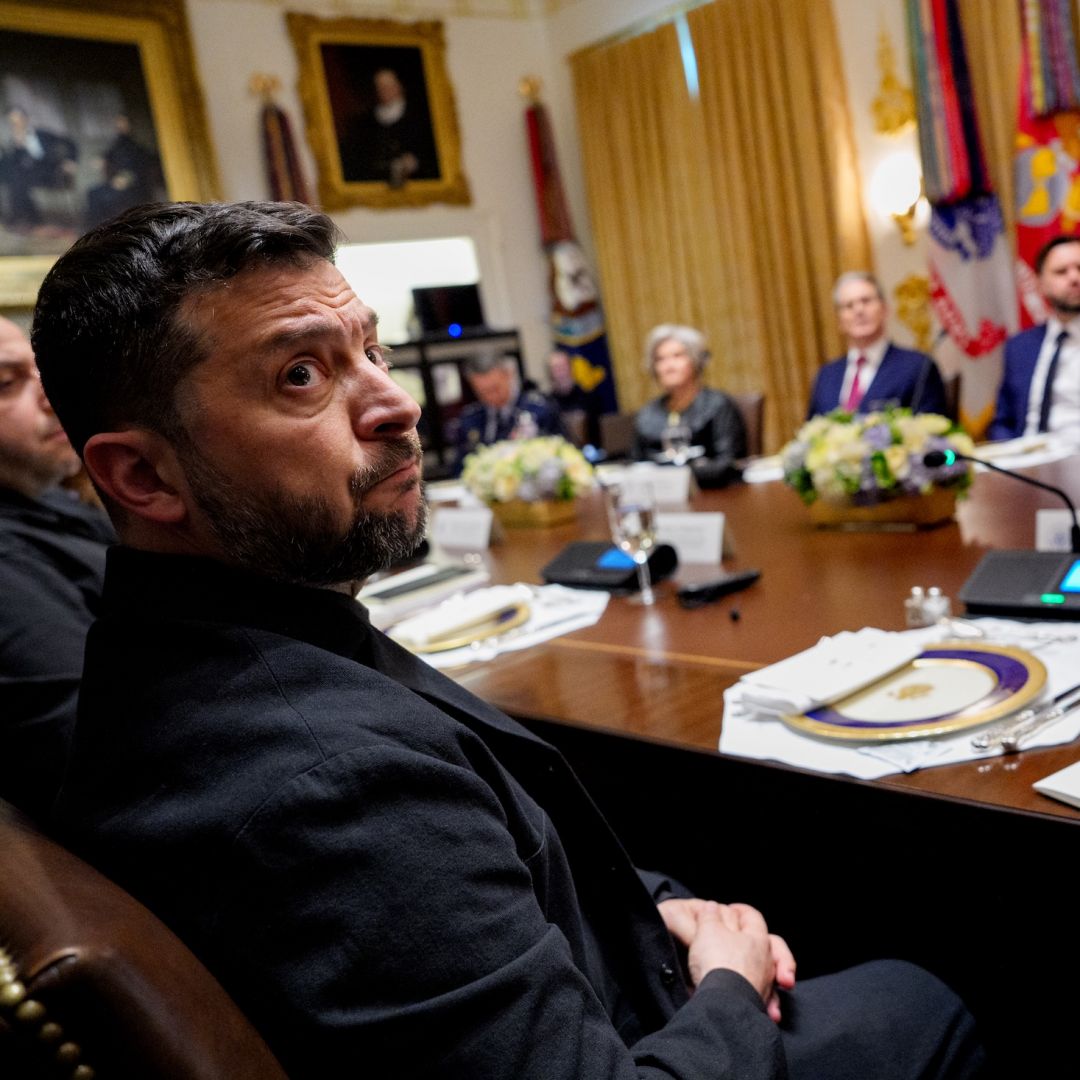 Ukrainian President Volodymyr Zelensky (L) attends a lunch meeting with U.S. President Donald Trump (R) at the White House on Oct. 17, 2025, in Washington, D.C. 