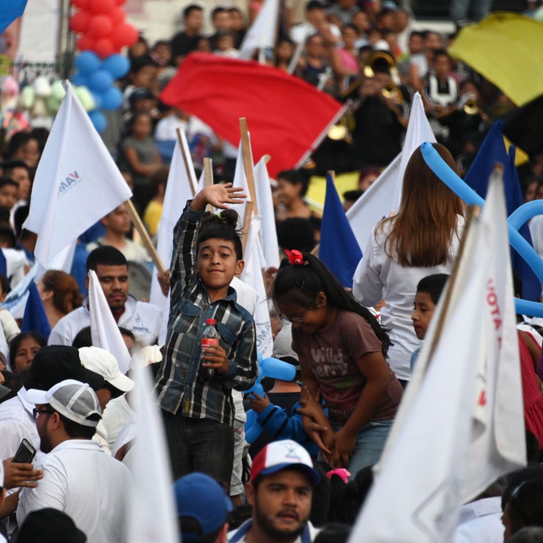 Supporters of Guatemalan presidential candidate Alejandro Giammattei rally in Guatemala City on July 21, 2019.