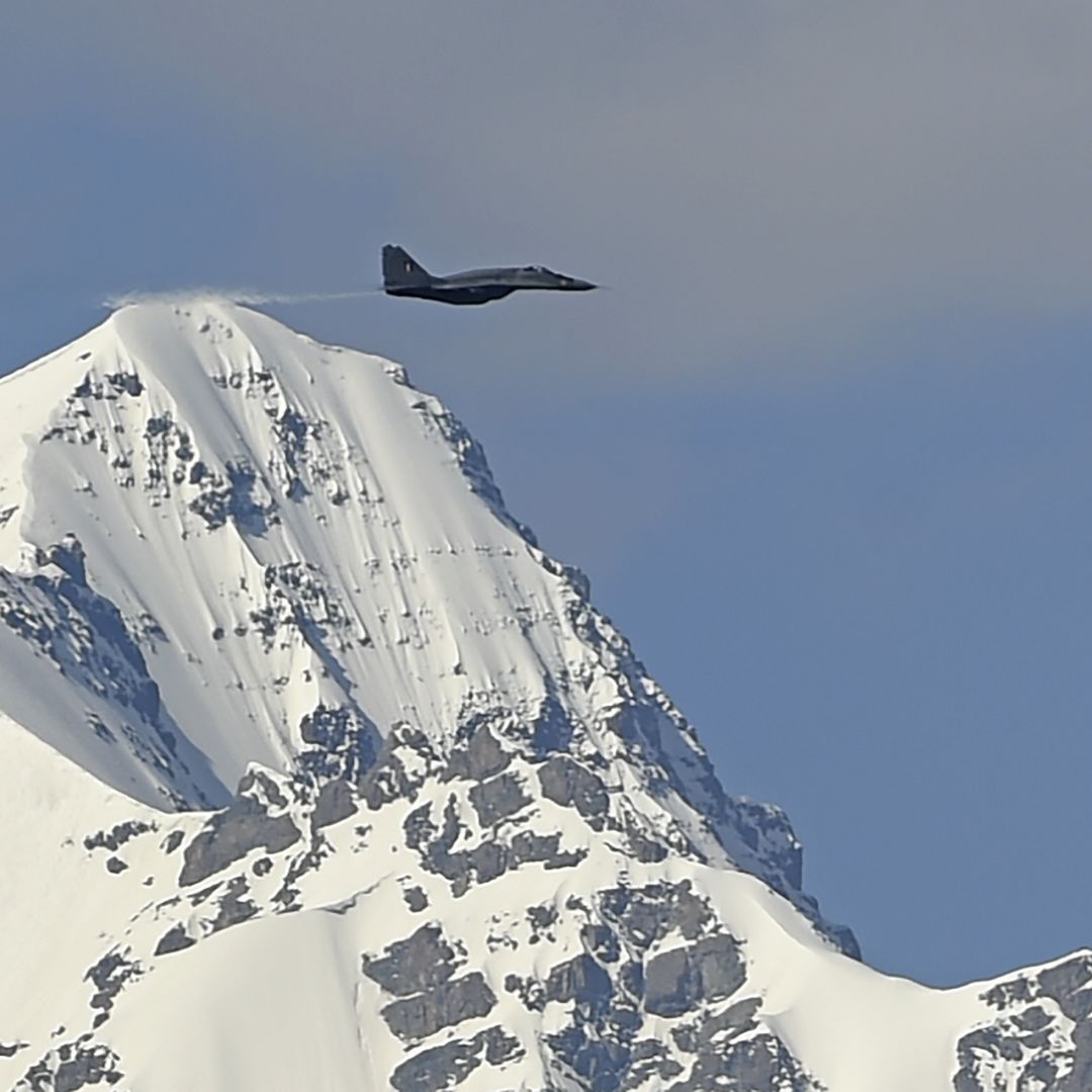 An Indian fighter jet flies over Ladakh, the disputed Himalayan region near the Chinese border, on June 26, 2020. 