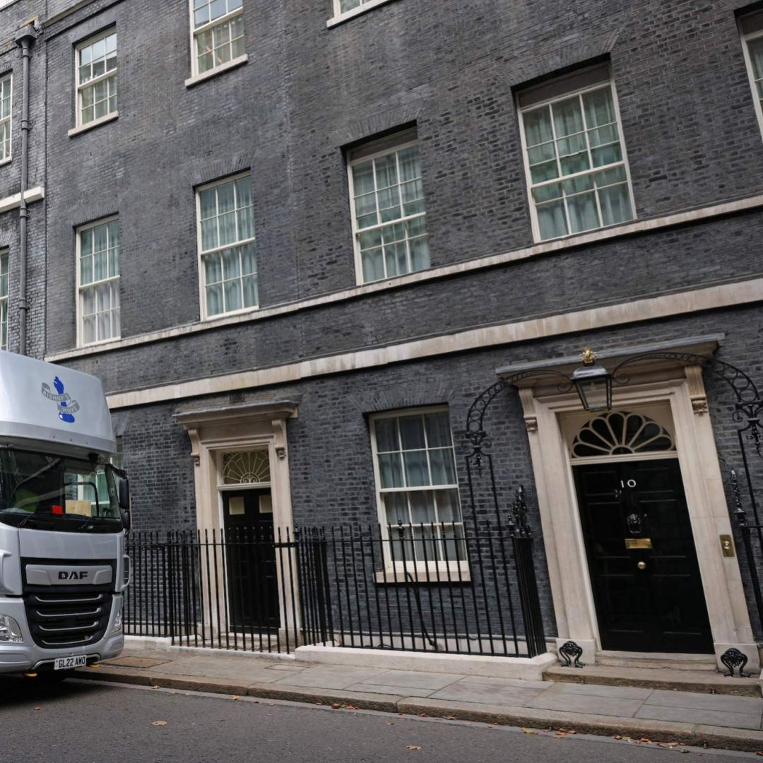 A moving van at No. 10 Downing Street, the official residence of the prime minister of the United Kingdom, on Sept. 2, 2022, in central London. The governing Conservative Party will announce the winner of its leadership contest Sept. 5, and Queen Elizabeth II will appoint the new Conservative leader as British prime minister Sept. 6. A moving van at No. 10 Downing Street, the official residence of the prime minister of the United Kingdom, on Sept. 2, 2022, in central London.